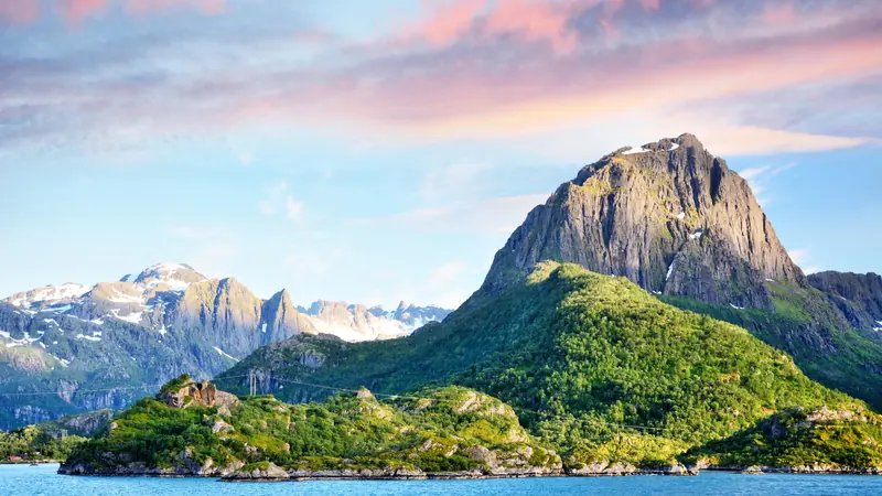 The island of Austvågøya