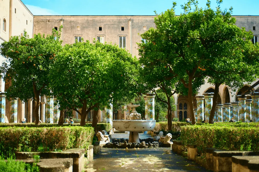 What to visit in Naples? — Basilica and Cloister of Santa Chiara