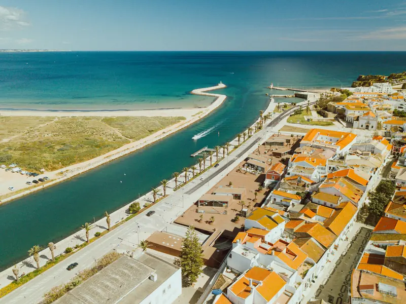 Planning to explore Lagos without a car? Discover how to get around Lagos and the Algarve by foot, train and bus, with practical tips, easy day trips, and local insights to help you plan your journey.