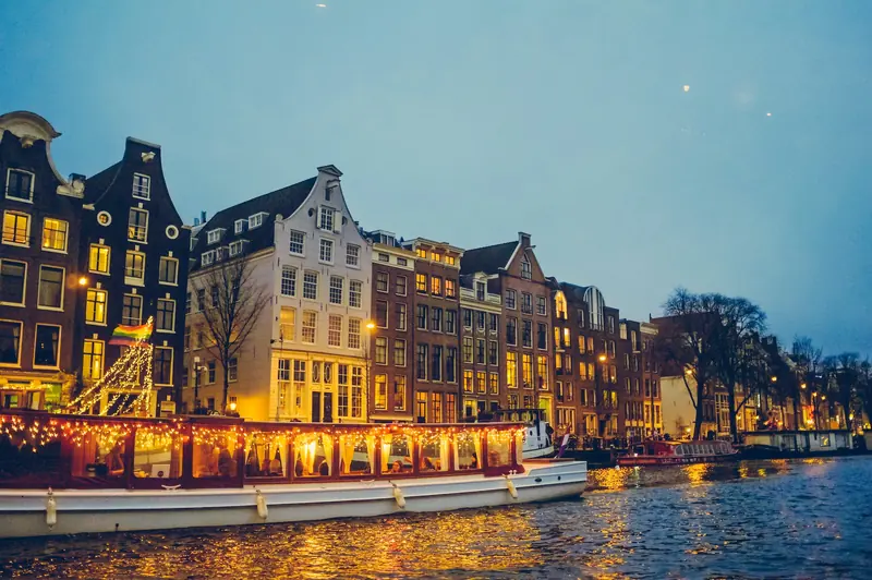 NIGHTLIFE IN AMSTERDAM