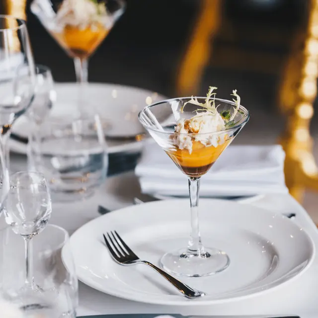 a picture of a cocktail drink on a plate