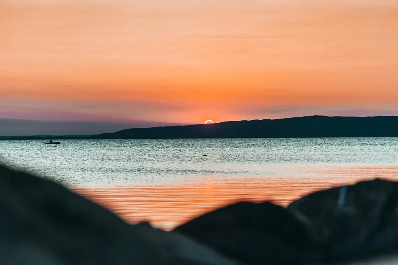 Why is it worth to visit Lake Balaton