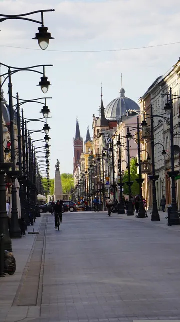 Łódź through a creative lens: vibrant murals, cinematic vibes from Poland's Hollywood, and the lively Piotrkowska Street that never sleeps.